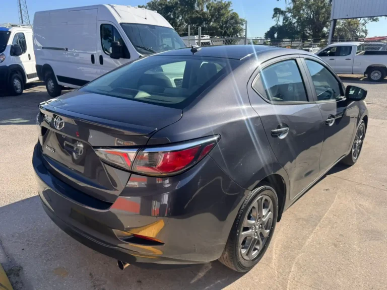 2019-toyota-yaris-le-509202 (5)