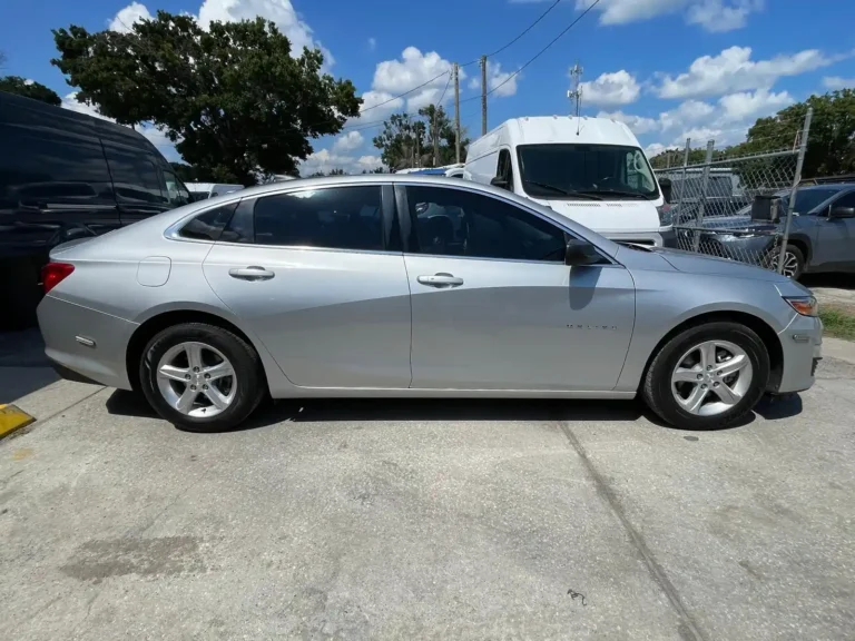 2020-chevrolet-malibu-104332 (11)