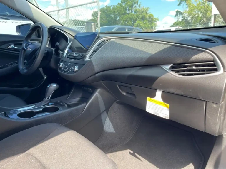 2020-chevrolet-malibu-104332 (17)