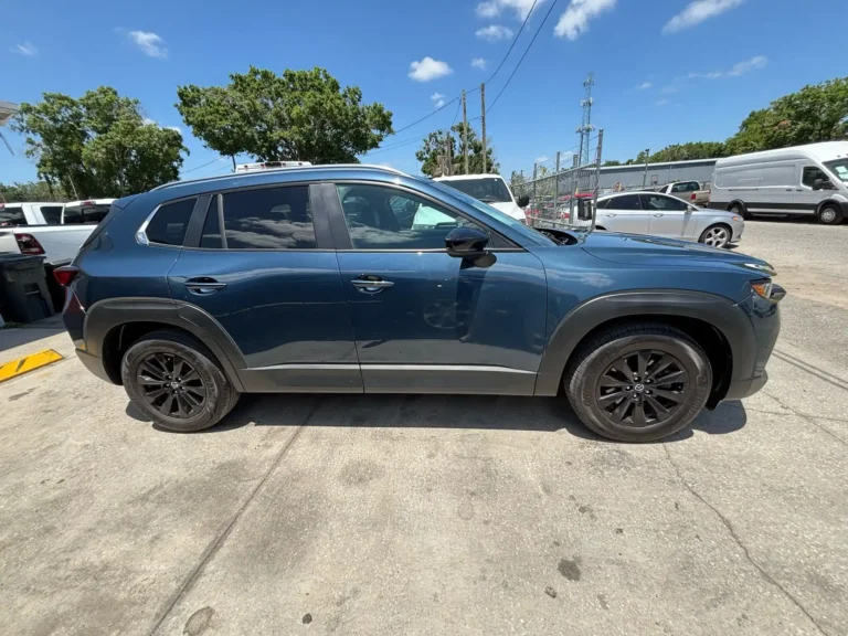 2024-mazda-cx-50-preferred-181873 (13)
