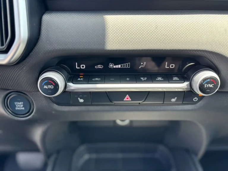 2024-mazda-cx-50-preferred-181873 (16)