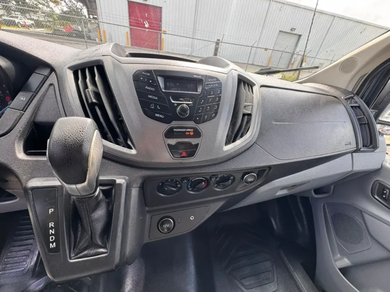 ford-transit-250-2019-b13181 (12)