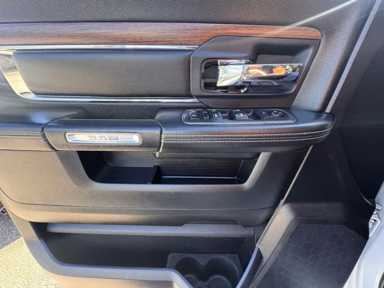 ram-1500-laramie-20196-215744 (14)