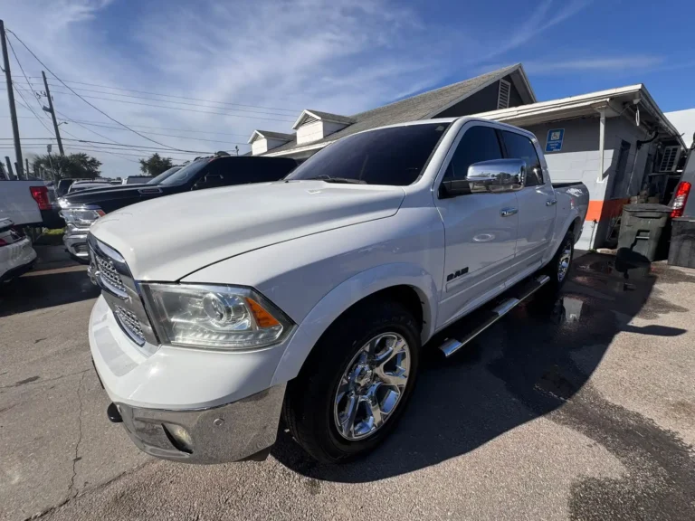 ram-1500-laramie-20196-215744 (3)