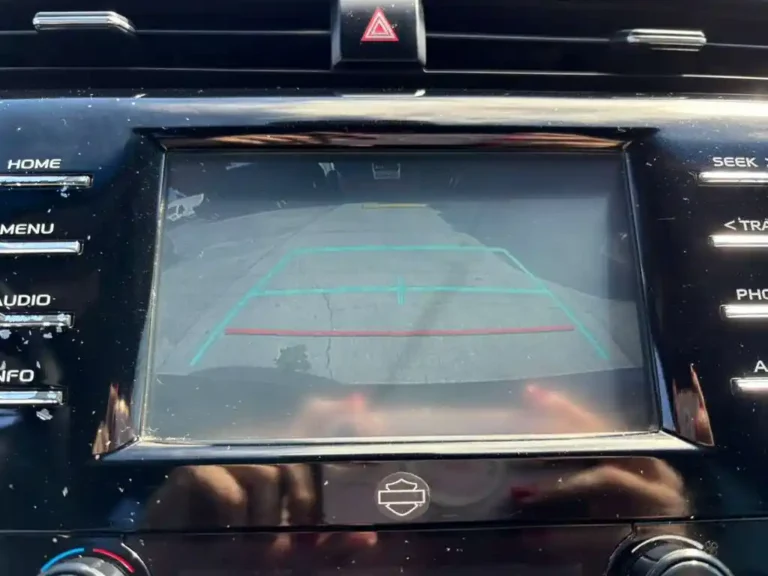 2018-ford-toyota-camry-se-520653 (17)