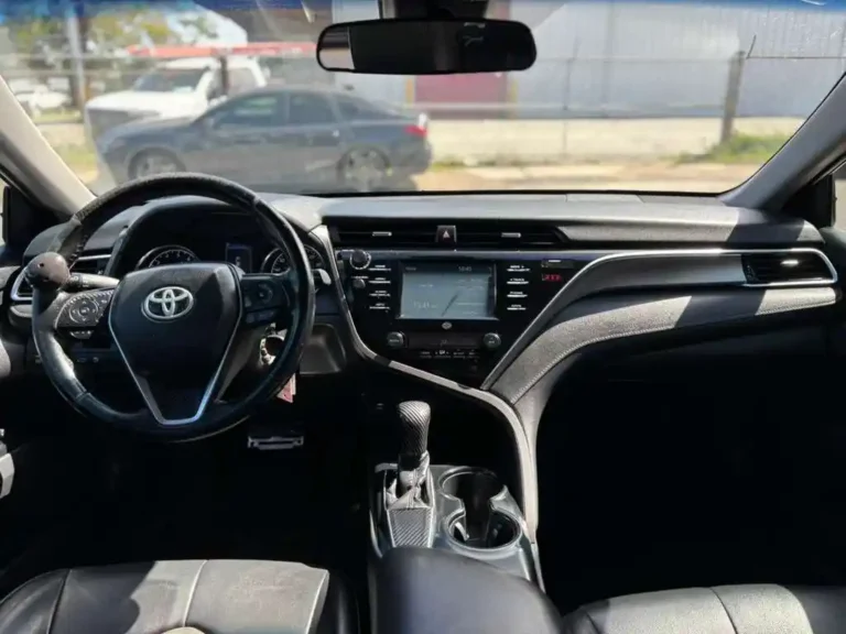 2018-ford-toyota-camry-se-520653 (9)