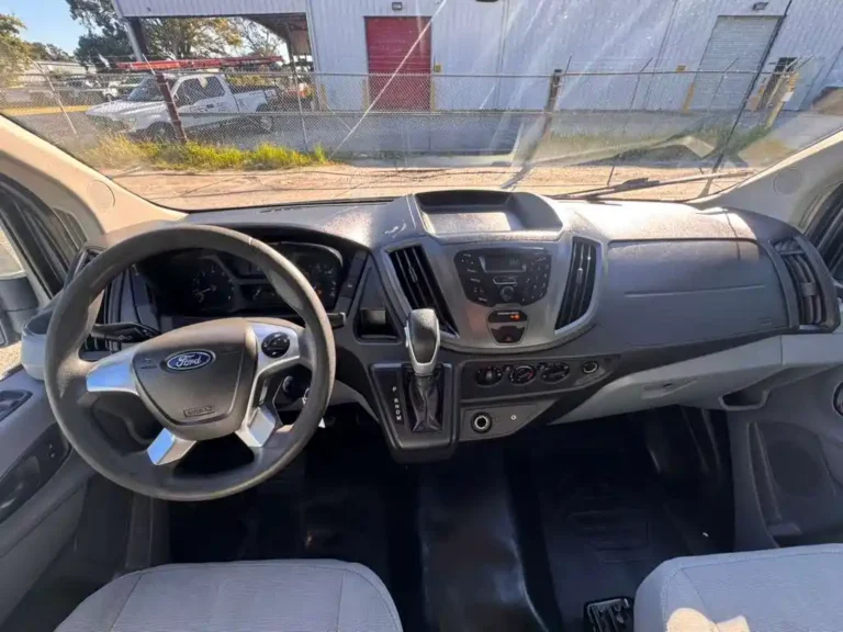 ford-transit-250-b74138 (12)