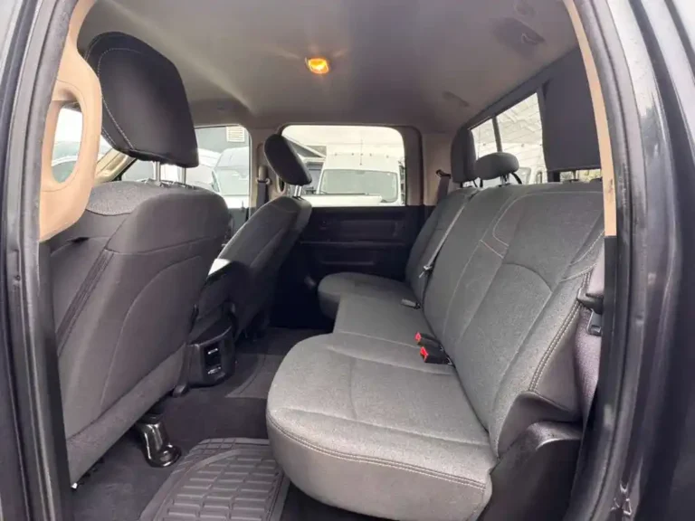 ram-2500-tradesman 2020 163425 (9)