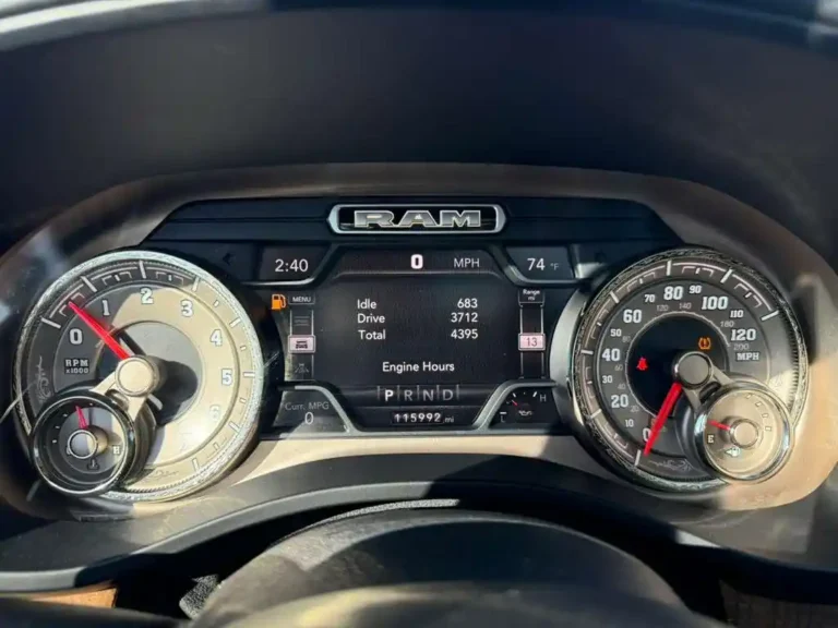 2019-ram-1500-laramie-666879 (18)