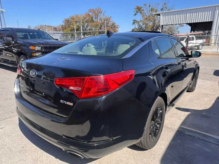 119520 kia optma (10)