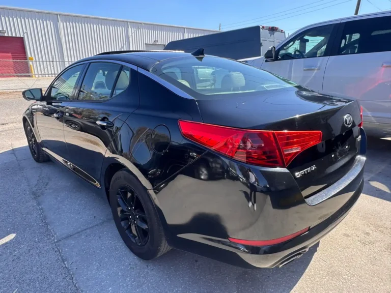 119520 kia optma (7)