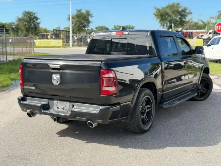 543083 ram laramie (4)