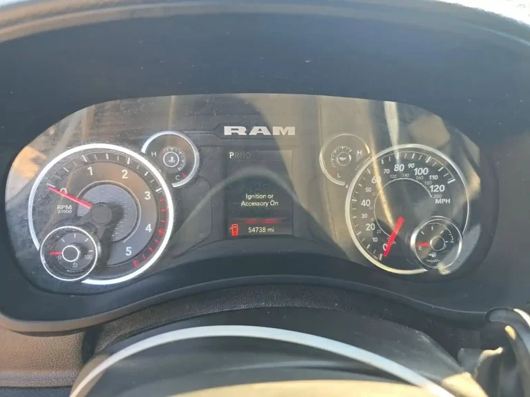 371028 (9)